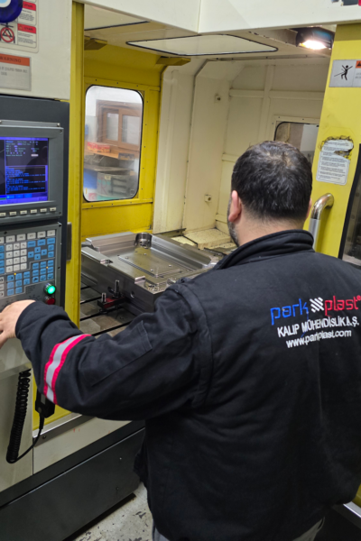 parkplast_hizmetlerimiz_kalip_imalat
